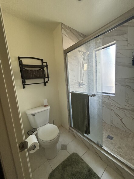 Building Photo - 5821 Portobelo Ct