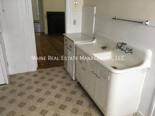 Building Photo - 36 Third St Apt.-2