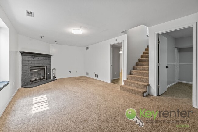 Building Photo - 3 Bedroom | 3 Bathroom - Ready to Entertai...
