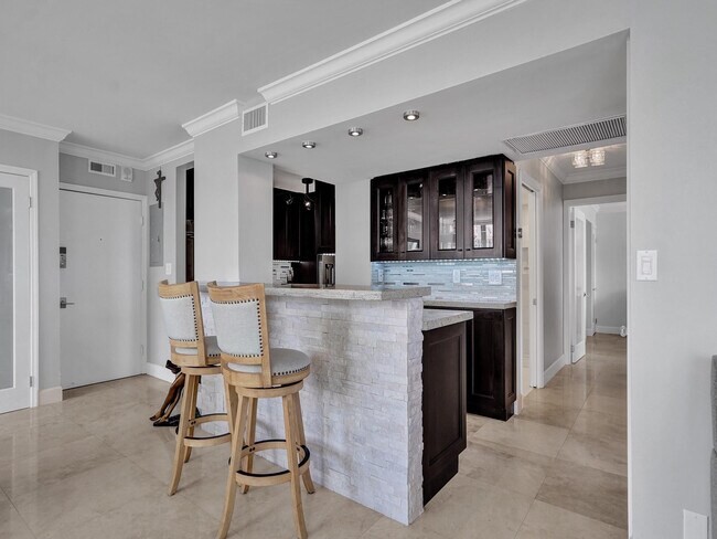 Building Photo - 209 N Fort Lauderdale Beach Blvd