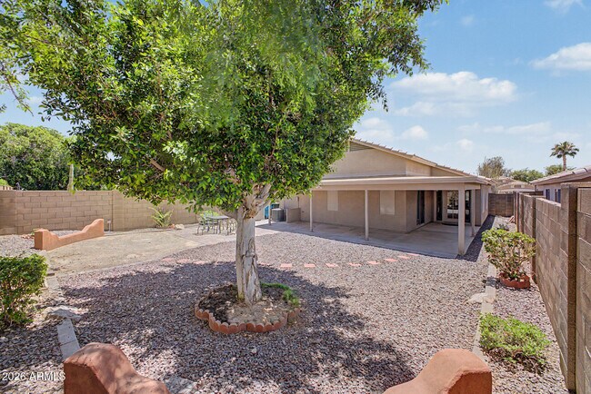 Building Photo - 6602 W Desert Hollow Dr