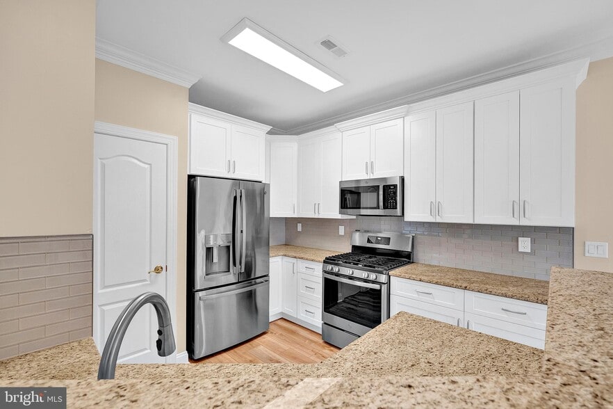 Building Photo - 25 Miller Cir