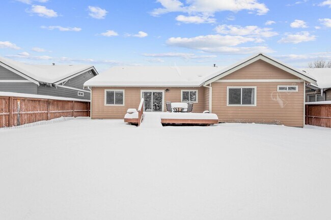 Building Photo - Northeast 3 BR - 2 BA Single-level Home w/ large Backyard