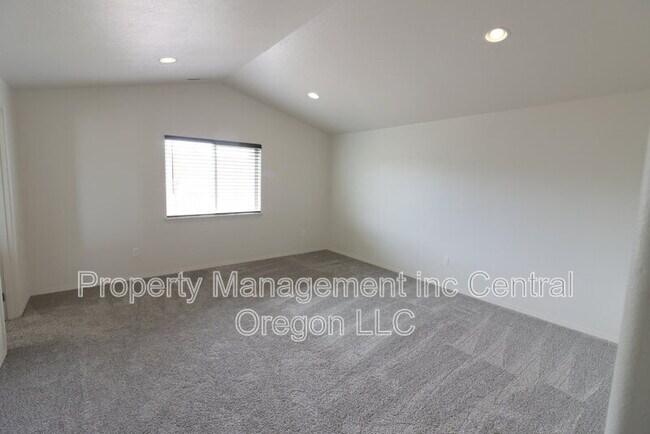 Building Photo - 3576 SW Pumice Ave