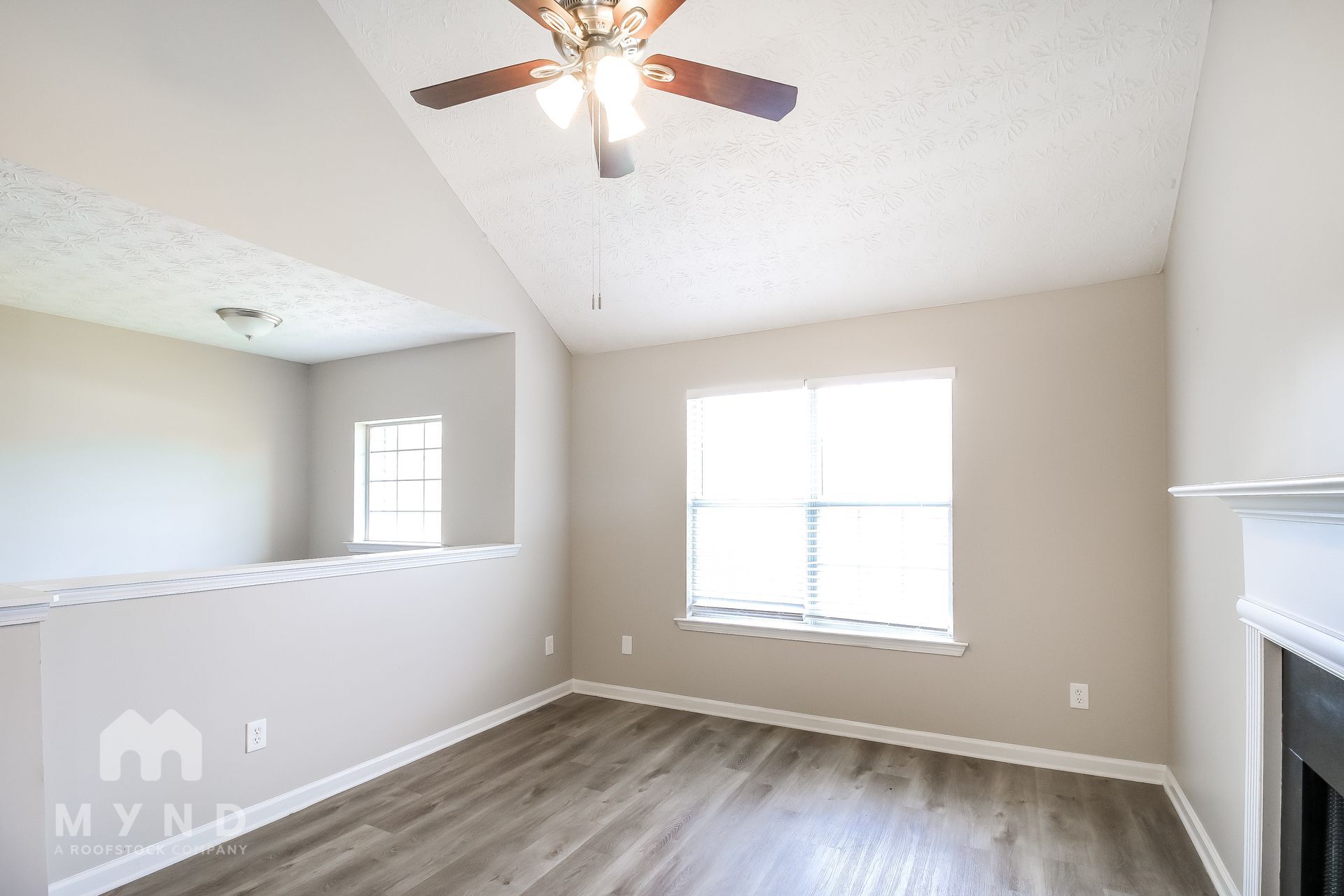 Building Photo - 737 Lilac Dr