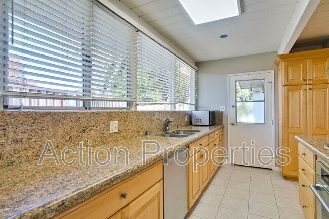 Building Photo - 3733 Carlson Cir