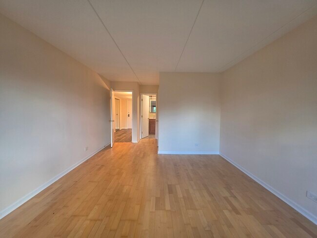 Building Photo - 375 Plum Creek Dr