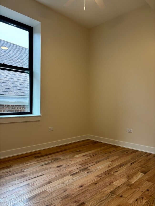 Building Photo - 1525 S Harding Ave