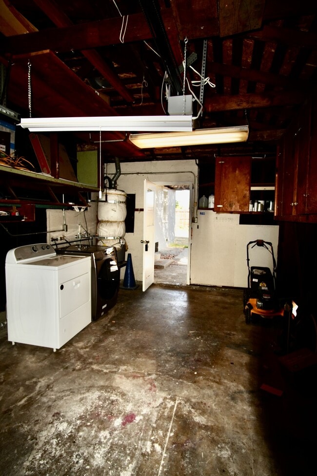 Building Photo - 2739 Kroy Way
