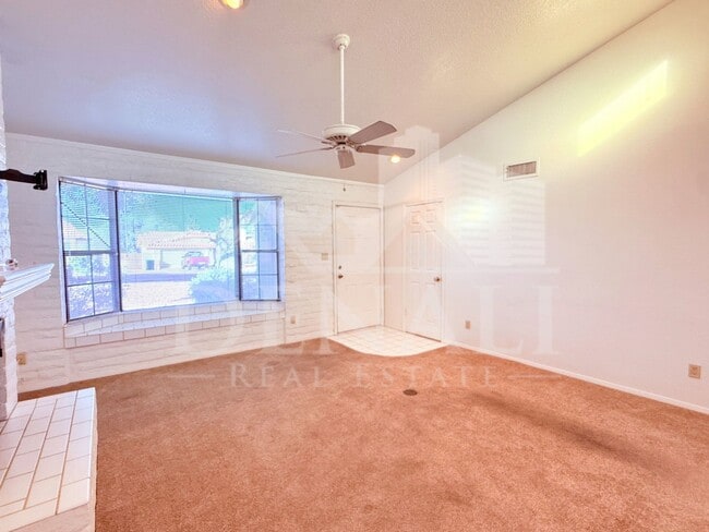 Building Photo - 15076 N Escondido Dr