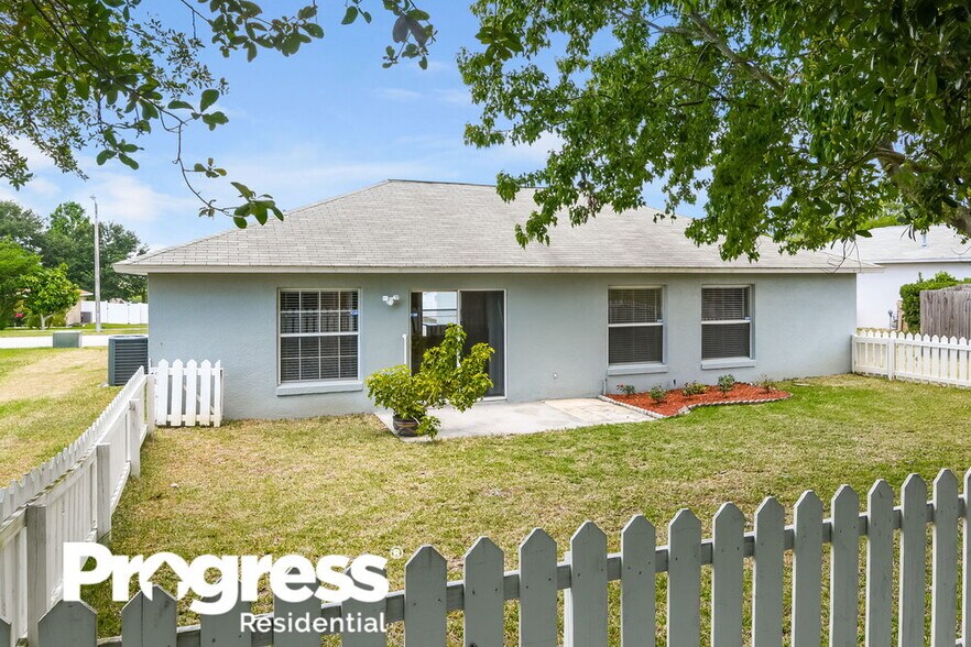 Building Photo - 13449 Silver Leaf Cir
