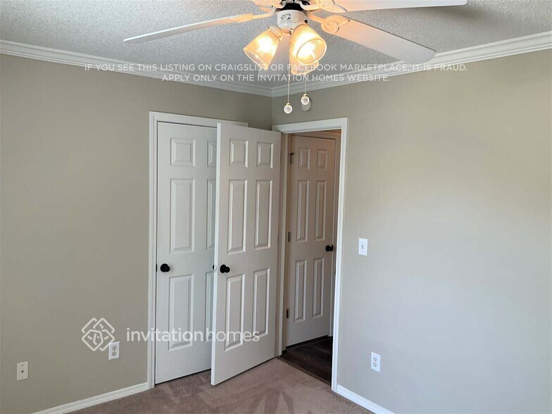 Building Photo - 905 Castlerock Way