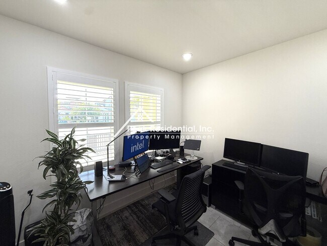 Building Photo - 3535 Heron Ct