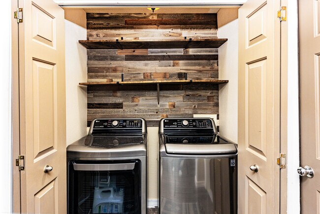 Building Photo - 820 Avalon Ave