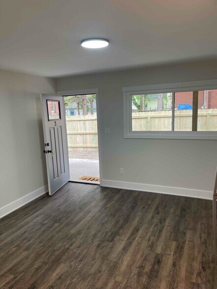 Building Photo - 1117 Niles Ave