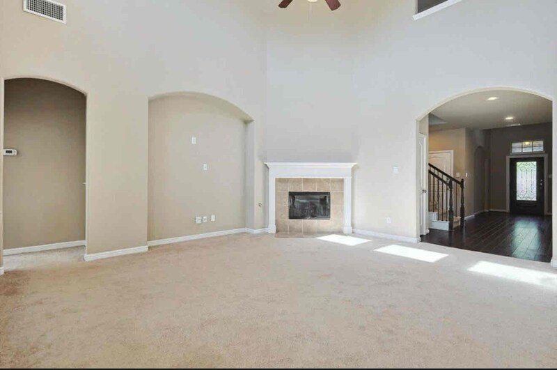 Building Photo - 2708 Laurel Oak Dr