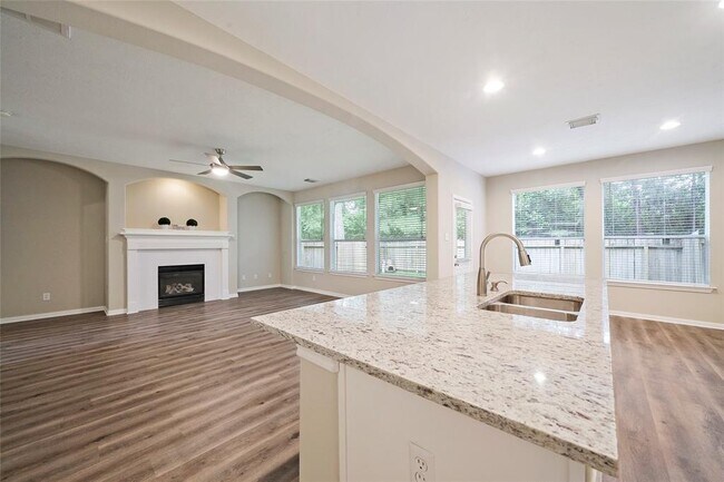 Building Photo - 130 W Burberry Cir