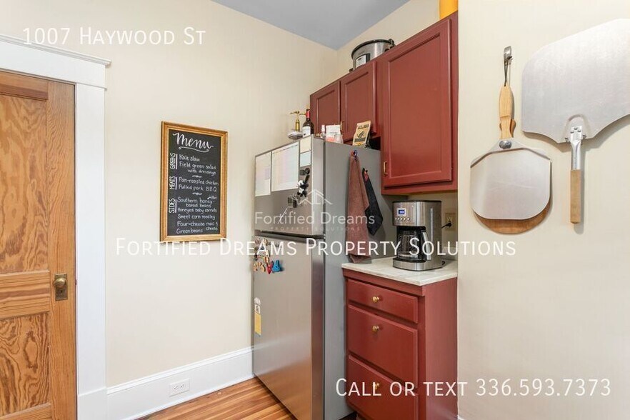 Building Photo - 1007 Haywood St