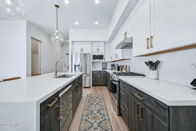 Building Photo - 5151 N 13th Pl