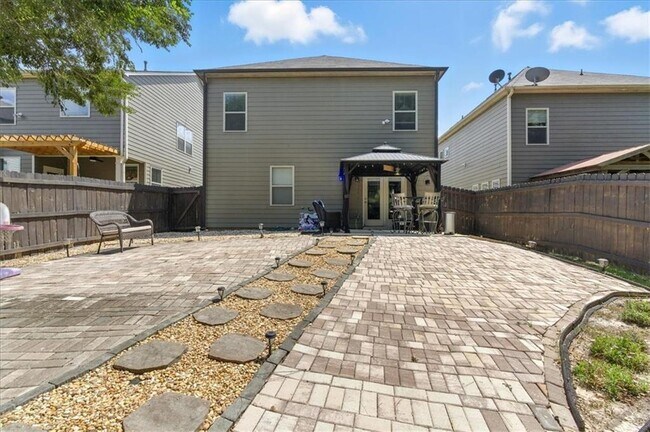 Building Photo - 214 Torch Dr