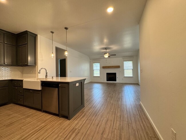 Building Photo - Beautiful 3 Bedroom Home in Azalea Farms in Noble