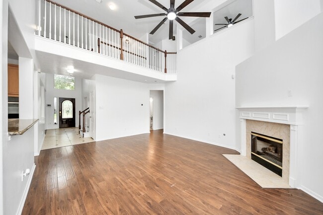 Building Photo - 1605 Spring Glen Ln