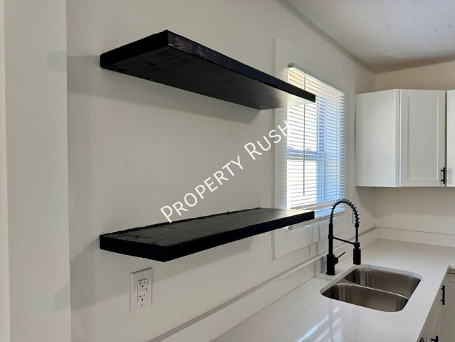 Building Photo - 4529 Balcomb St
