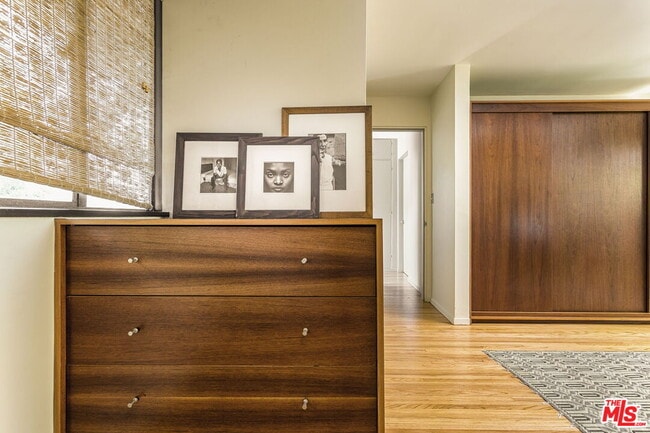 Building Photo - 1607 Angelus Ave