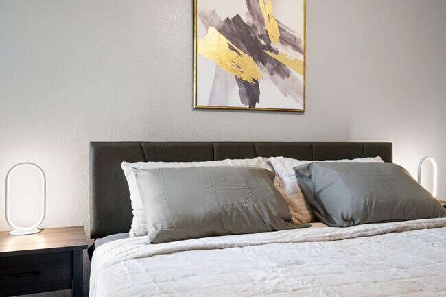 Building Photo - 14 W Villa Rita Dr