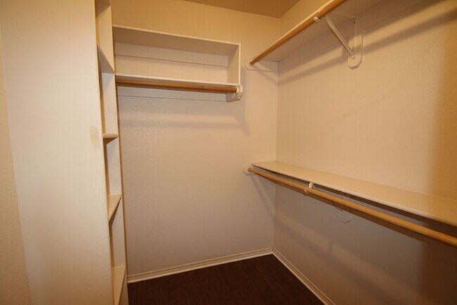 Building Photo - Enchanting 3/2 Duplex Home Located in WONDERFUL Weatherford! ~ ((AMAZING LOCATION!!)) Tile & Wood...