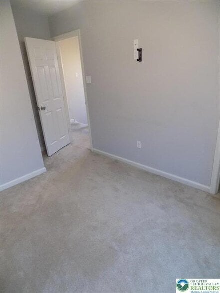 Building Photo - 1145 Sparrow Way