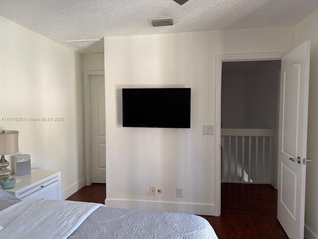 Building Photo - 3451 NW 47th Ave