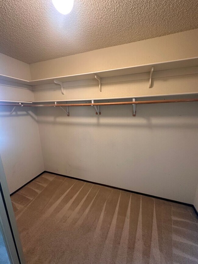 Building Photo - Better Invested Presents charming 4BR, 2.5...