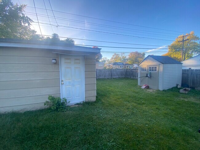 Building Photo - 8606 Crawford Ave