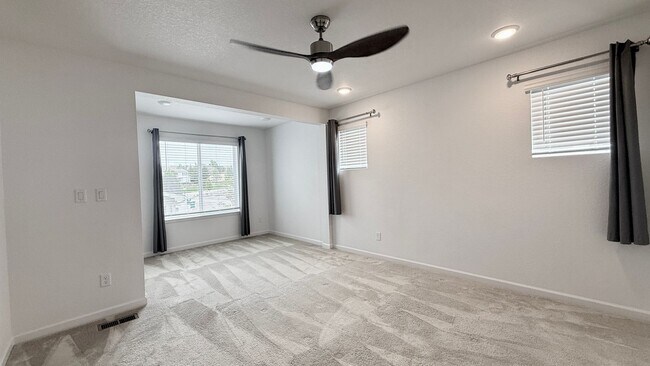 Building Photo - Stunning 3 Bedroom Townhome in Monument