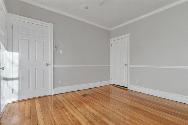 Building Photo - 382 Orms St