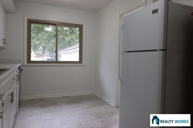 Building Photo - Charming 3-Bed Home