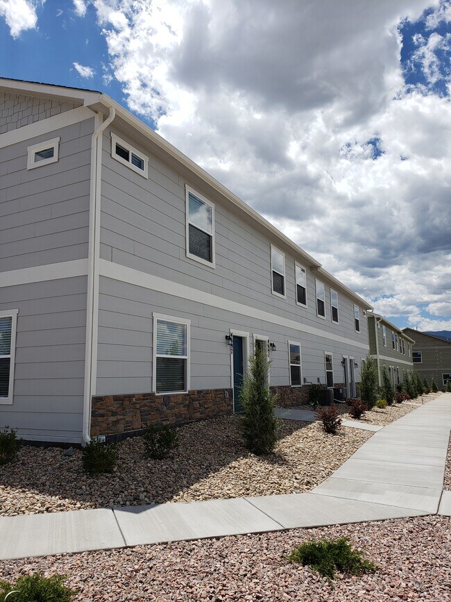 Building Photo - 4691 Pleasant Port View