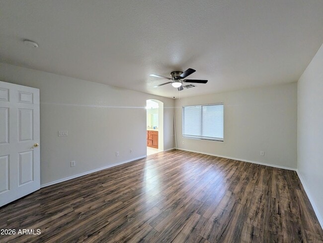 Building Photo - 15748 W Paradise Ln