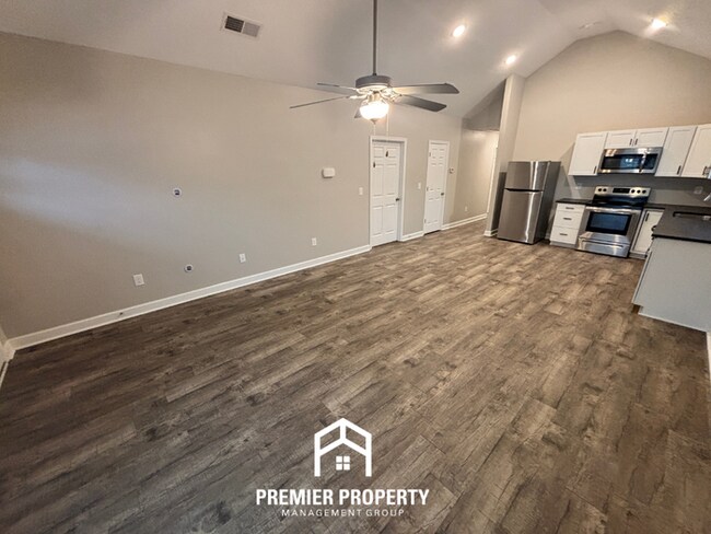 Building Photo - Charming 3BR Home with Vaulted Ceilings, Stainless Steel Kitchen & Fenced Yard in Odenville