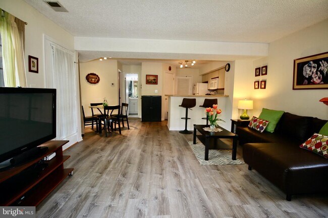 Building Photo - 6033 Curtier Dr