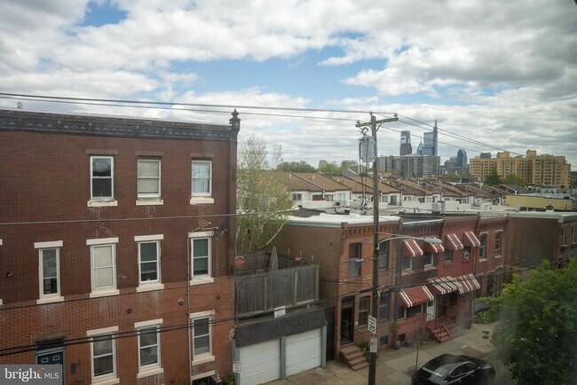 Building Photo - 2800 Poplar St