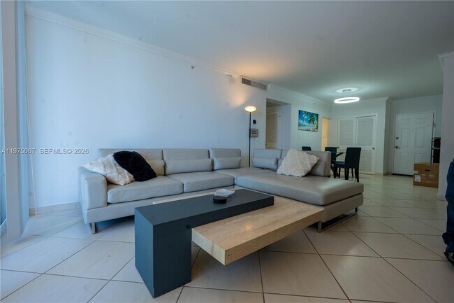 Building Photo - 2501 S Ocean Dr