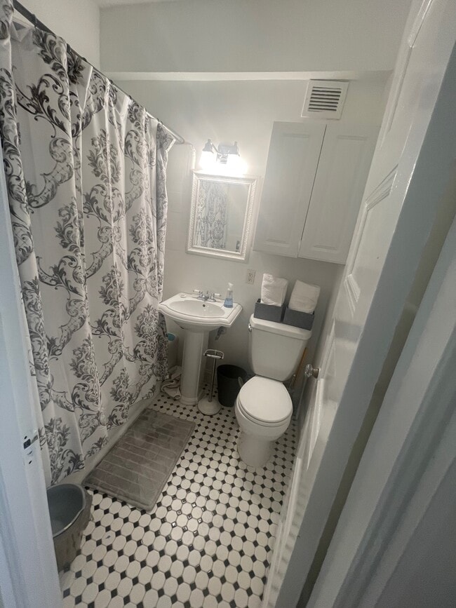 Main Bath - 21 Beacon St