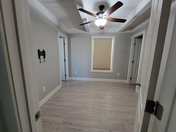 Building Photo - Clean, remodeled unfurnished home for rent...
