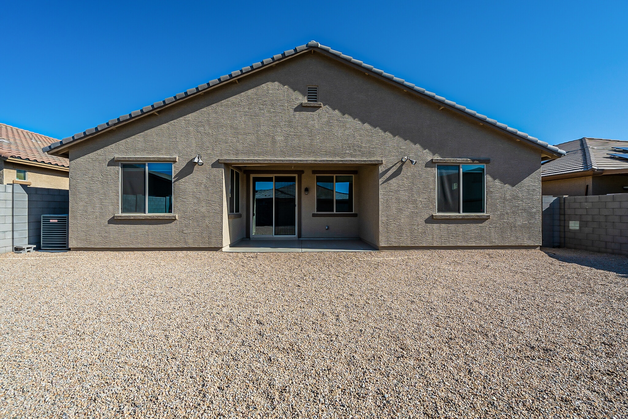 Building Photo - 15877 W Mauna Loa Ln