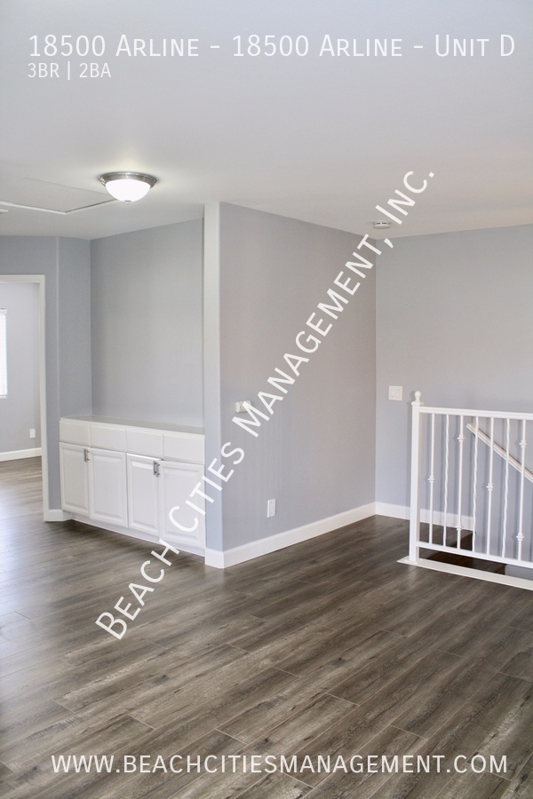 Building Photo - Remodeled 3 Bed, 2.5 Bath Town Home with A...