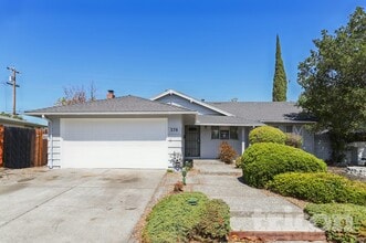 Building Photo - 378 Acacia St