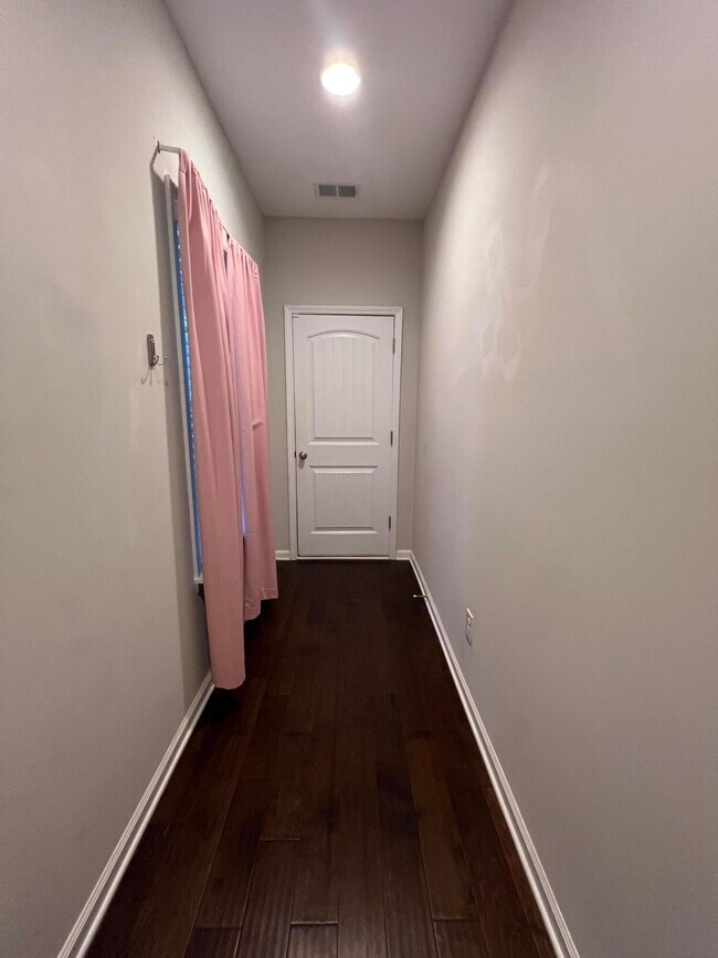 Building Photo - 3177 Mayflower Ln