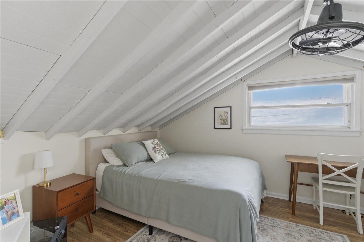 Building Photo - 3144 N Southport Ave